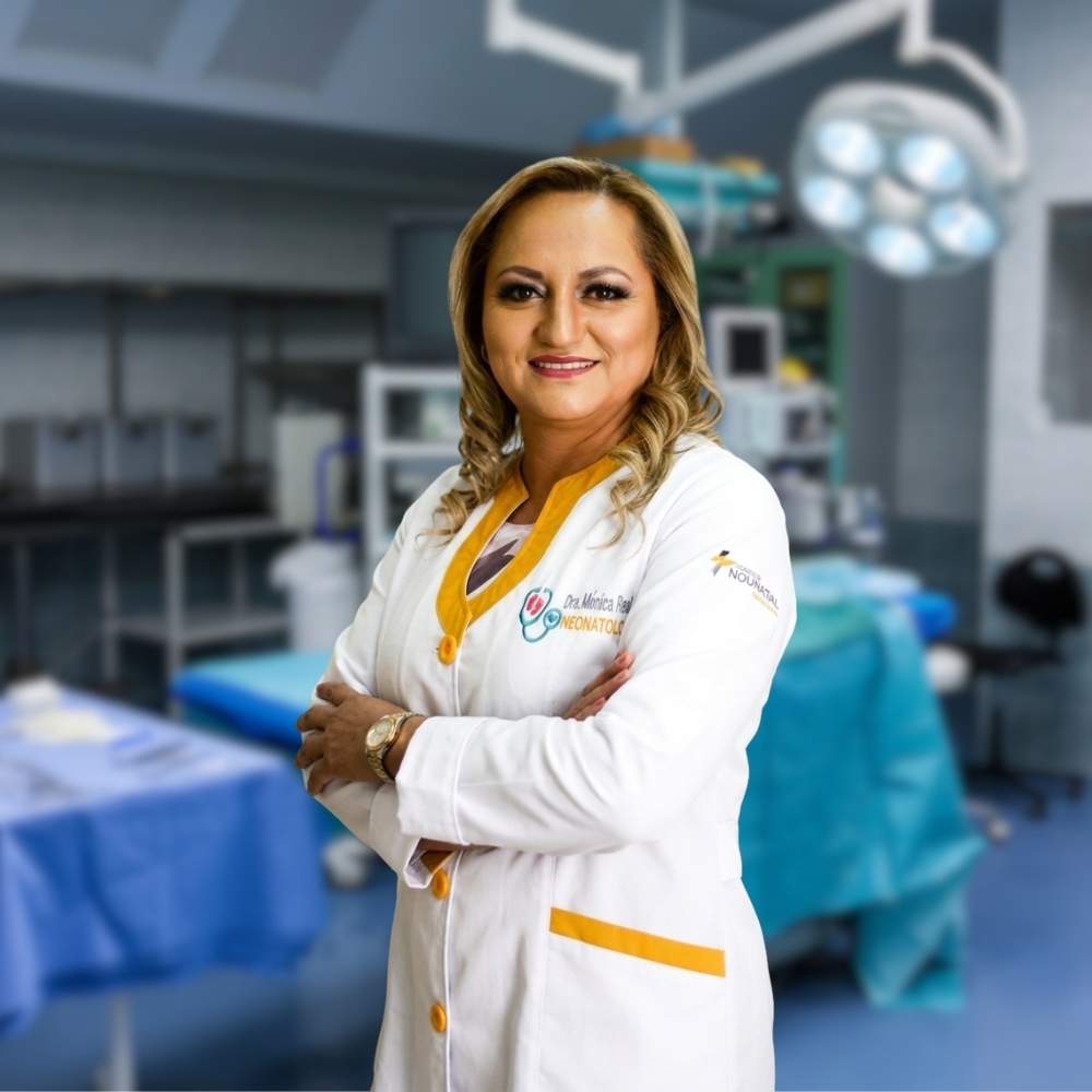 Dr. Robert Álvarez, especialista en Ginecología, Obstetricia y Medicina Reproductiva de Clínica NovaSalud Latacunga.