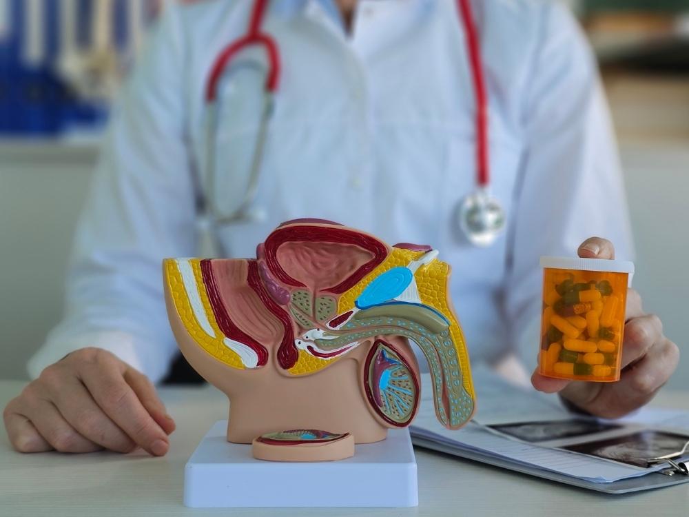 Dr. Robert Álvarez, especialista en Ginecología, Obstetricia y Medicina Reproductiva de Clínica NovaSalud Latacunga.